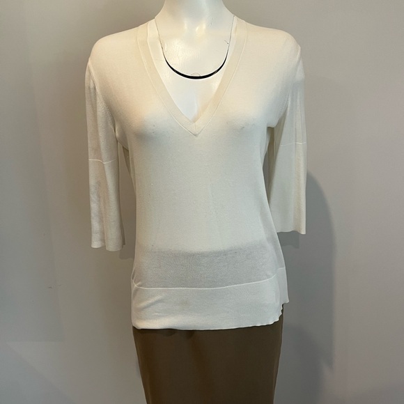 NOBILI Cream V-Neck Sweater - Picture 1 of 4